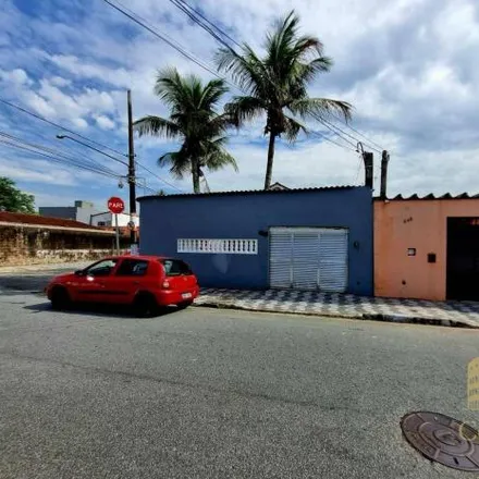 Rent this 3 bed house on Rua Thomé de Souza in Aviação, Praia Grande - SP