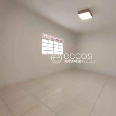 Rent this 4 bed house on Rua José Lélis França in Segismundo Pereira, Uberlândia - MG