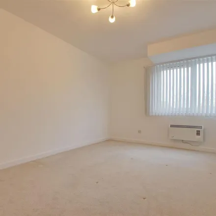 Rent this 2 bed apartment on Tennyson Road in Worthing, BN11 4BU