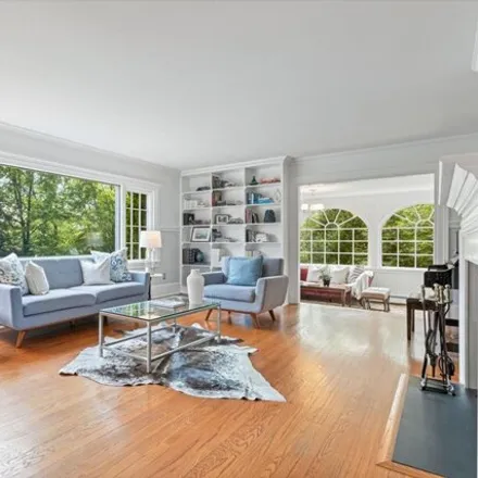 Image 5 - 991 Green Meadow Lane, Orienta, Village of Mamaroneck, NY 10543, USA - House for sale