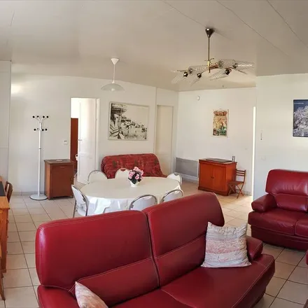 Rent this 4 bed house on 33780 Soulac-sur-Mer