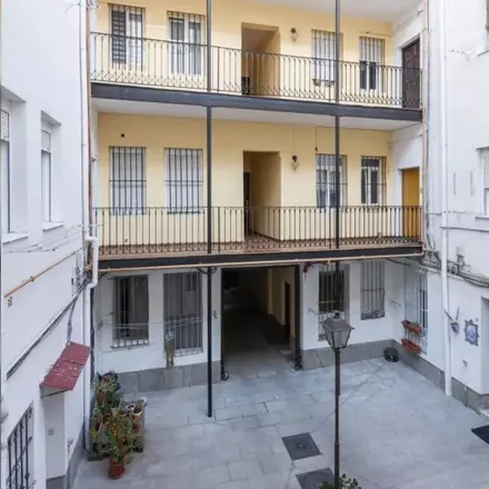 Rent this 2 bed apartment on Madrid in Calle de Gutenberg, 16