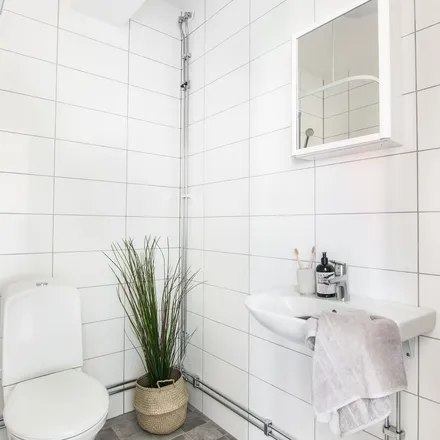 Rent this 1 bed apartment on Vasagatan 61A in 722 18 Västerås, Sweden