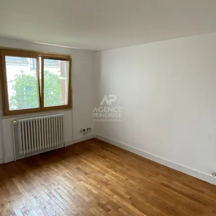 Rent this 4 bed apartment on Route des Ventes de Châtillon in 78100 Saint-Germain-en-Laye, France