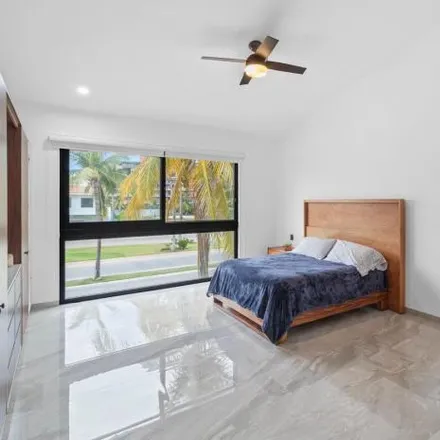 Buy this 4 bed house on Avenida Paseo de las Garzas in 63735 Nuevo Vallarta, NAY