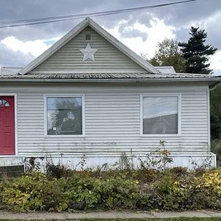 Buy this 2 bed house on 916 Grant Avenue in Cambridge, OH 43725