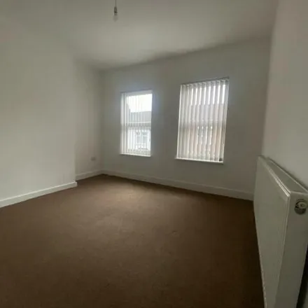 Image 6 - Maple Road West, Luton, LU4 8BQ, United Kingdom - Townhouse for sale