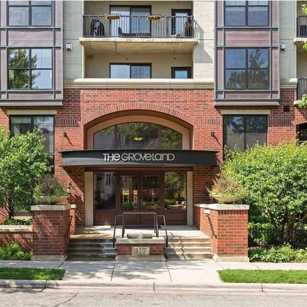 Buy this 3 bed condo on 317 Groveland Avenue in Minneapolis, MN 55403