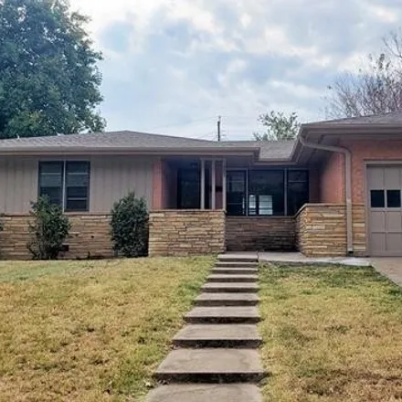 Buy this 3 bed house on 323 Southeast Waverly Avenue in Bartlesville, OK 74006