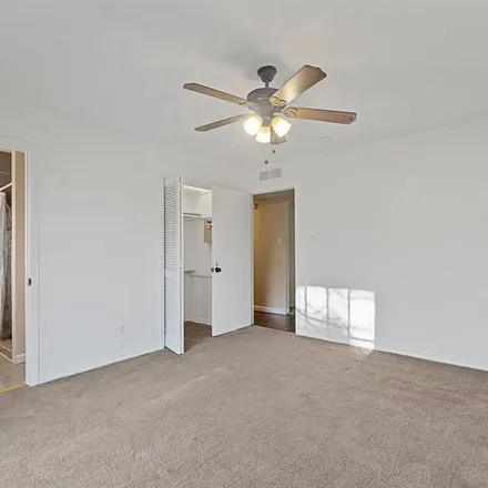 Image 2 - 8731 Ukiah Drive, Dallas, TX 75227, USA - Room for rent