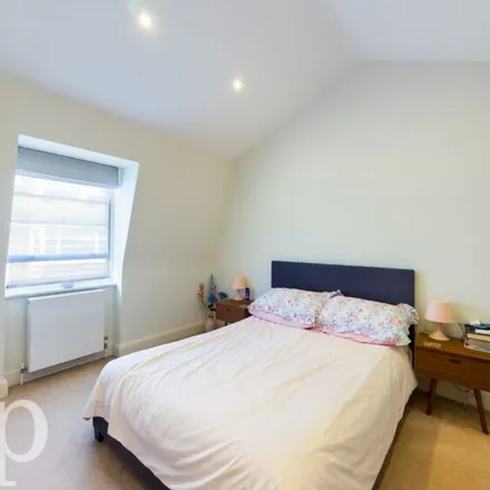 Image 9 - 9-12 Gower Mews, London, WC1E 6HB, United Kingdom - Apartment for rent