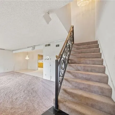Image 5 - 2111 Stonewood Court, Los Angeles, CA 90732, USA - House for sale