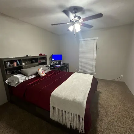 Rent this 1 bed room on 1050 West 15½ Street in Houston, TX 77008