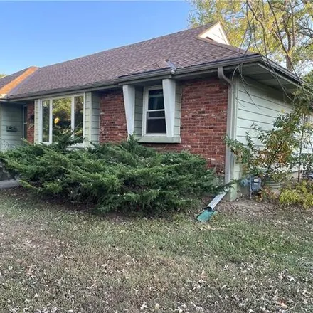 Buy this 3 bed house on 10526 Walnut Drive in Kansas City, MO 64114