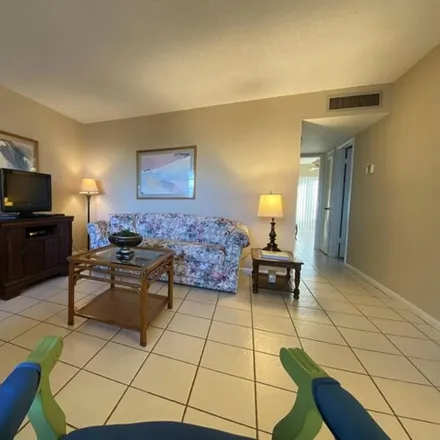 Image 4 - 798 Flanders Drive, Kings Point, Palm Beach County, FL 33484, USA - Condo for rent