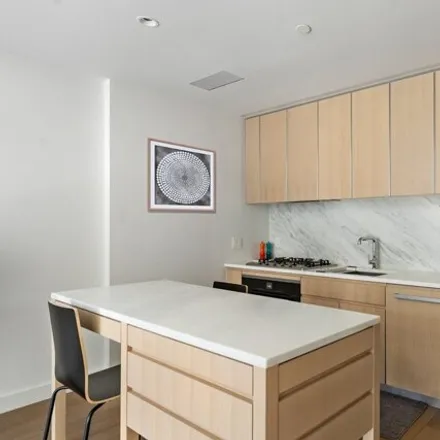 Image 3 - 615 10th Avenue, New York, NY 10019, USA - House for rent