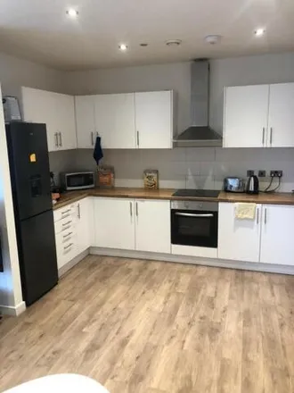 Rent this 5 bed room on Kitchen & Bedroom Creation in 17-17a London Road, Sheffield