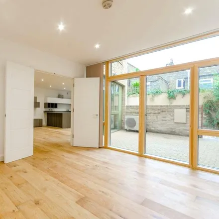 Image 2 - Moray Mews, London, N7 7DY, United Kingdom - House for rent