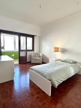 Rent this 5 bed room on Carlos in Avenida do Mar, 2825-461 Costa da Caparica