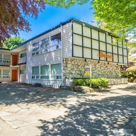 Buy this studio house on 9043 35th Avenue Southwest in Seattle, WA 98126