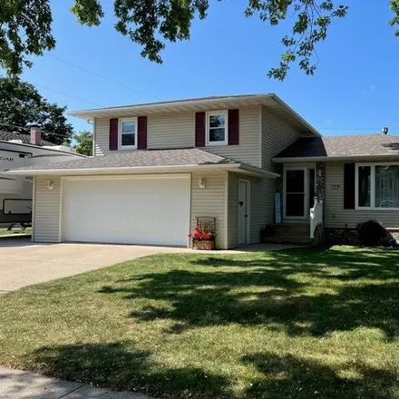 Buy this 3 bed house on 2912 15th Avenue Northeast in Fort Dodge, IA 50501