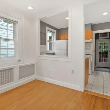 Image 7 - 706 9th Street Southeast, Washington, DC 20003, USA - Townhouse for sale