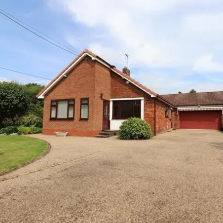 Buy this 3 bed house on Villa Farm in Stather Road, Burton Stather