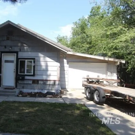Buy this 2 bed house on 631 Grant Street in Caldwell, ID 83605