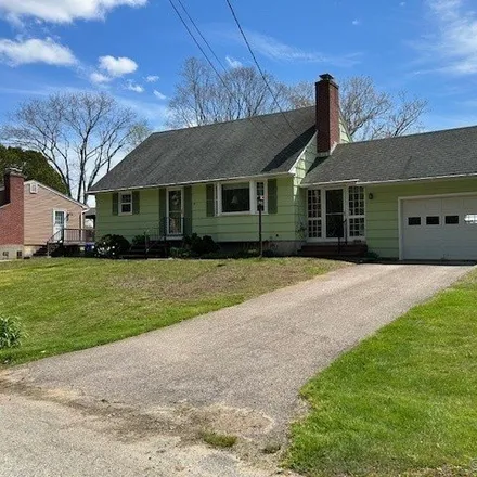 Buy this 4 bed house on 24 Lynn Drive in Preston, Southeastern Connecticut Planning Region