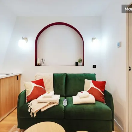 Rent this 1 bed apartment on 61 Avenue de Wagram in 75017 Paris, France