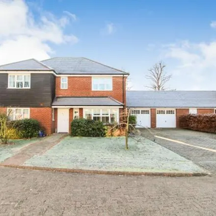 Buy this 5 bed house on Middleway in Bedford, MK43 9FF