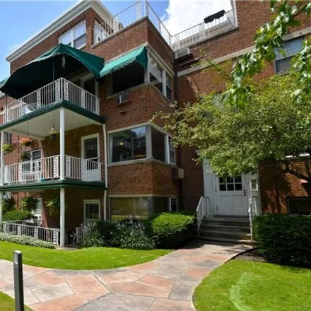 Image 6 - Shaker Heights Country Club, Fontenay Road, Shaker Heights, OH 44120, USA - Condo for sale