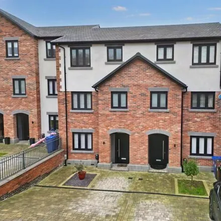 Buy this 4 bed townhouse on Orchard Rise in Hyde, SK14 5SB