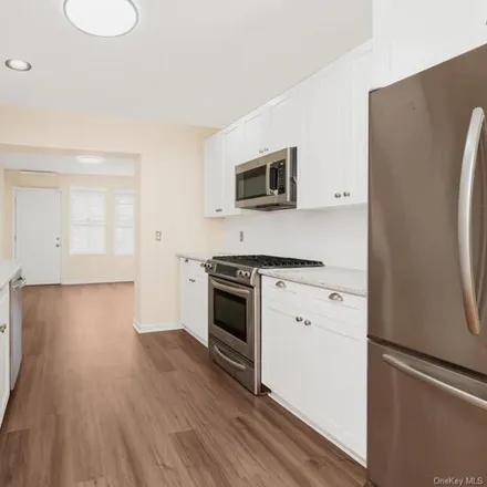 Rent this 3 bed house on 2864 Lamport Place in New York, NY 10465