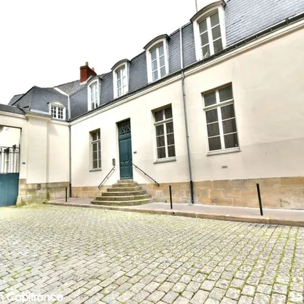 Rent this 2 bed apartment on 10 Avenue Mich in 44000 Nantes, France