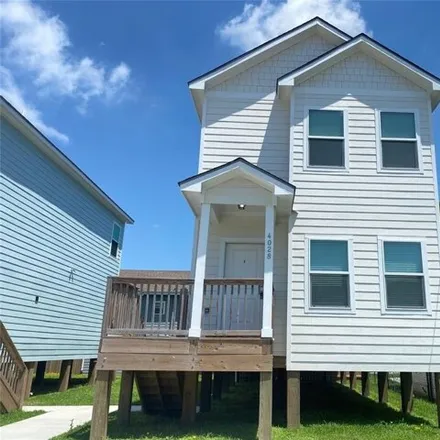 Rent this 4 bed house on 4090 Avenue N ½ in Galveston, TX 77550