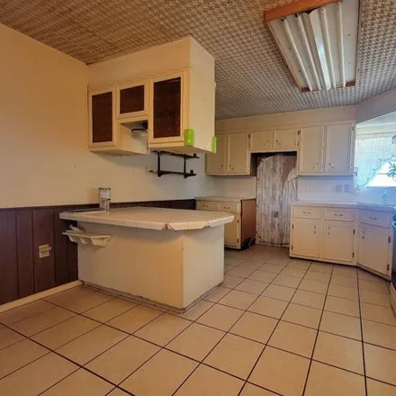 Image 7 - 3513 E 13th St, Lubbock, Texas, 79403 - House for sale
