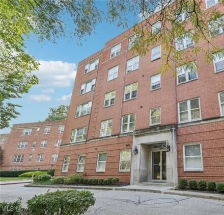 Rent this 3 bed apartment on 2560 N Moreland Blvd Apt 205 in Shaker Heights, Ohio