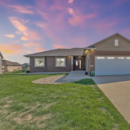 Buy this 6 bed house on 1805 West Parkwood Circle in Sioux Falls, SD 57108