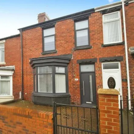 Buy this 3 bed townhouse on Tees Crescent in Tyne Road East, Quaking Houses