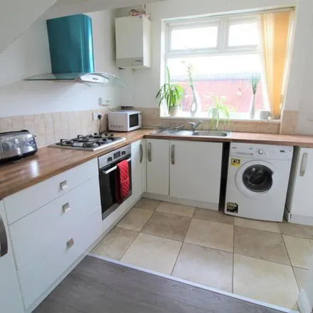 Rent this 5 bed apartment on SMITHDOWN RD/GRANVILLE RD in Smithdown Road, Liverpool
