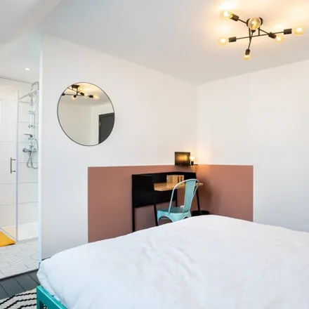 Rent this 8 bed room on Rue Leys - Leysstraat 48 in 1000 Brussels, Belgium