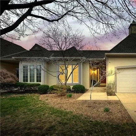 Image 1 - 12737 Cambridge Road, Leawood, KS 66209, USA - House for sale