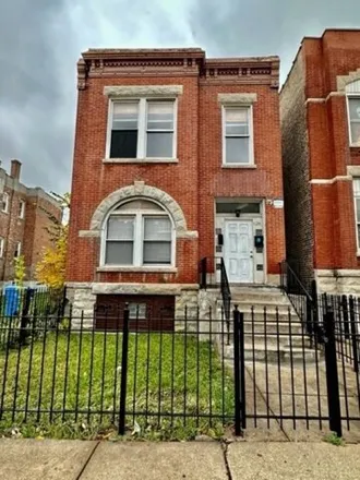 Rent this 3 bed house on 1124 South Sacramento Boulevard in Chicago, IL 60612