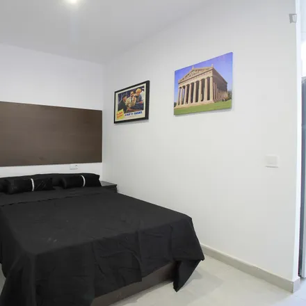 Image 4 - Travesía Huerta del Obispo, 6, 28039 Madrid, Spain - Apartment for rent