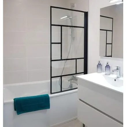 Rent this 2 bed apartment on Maison de la Culture Arménienne de Vienne in 9 Rue de Goris, 38200 Vienne