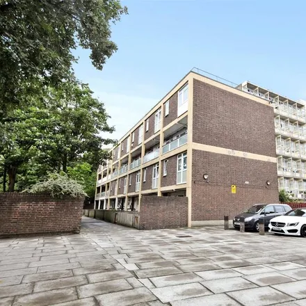 Rent this 3 bed apartment on 47 Cephas Avenue in London, E1 4AT