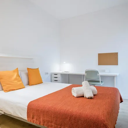 Rent this 6 bed room on Carrer de Balmes in 45, 47