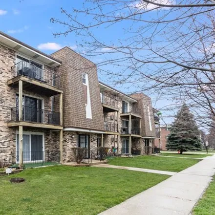 Buy this 2 bed condo on 7116 98th Street in Chicago Ridge, IL 60415