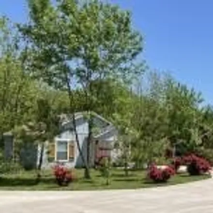 Buy this studio house on 1853 Bay Crest Avenue in Grove, OK 74344
